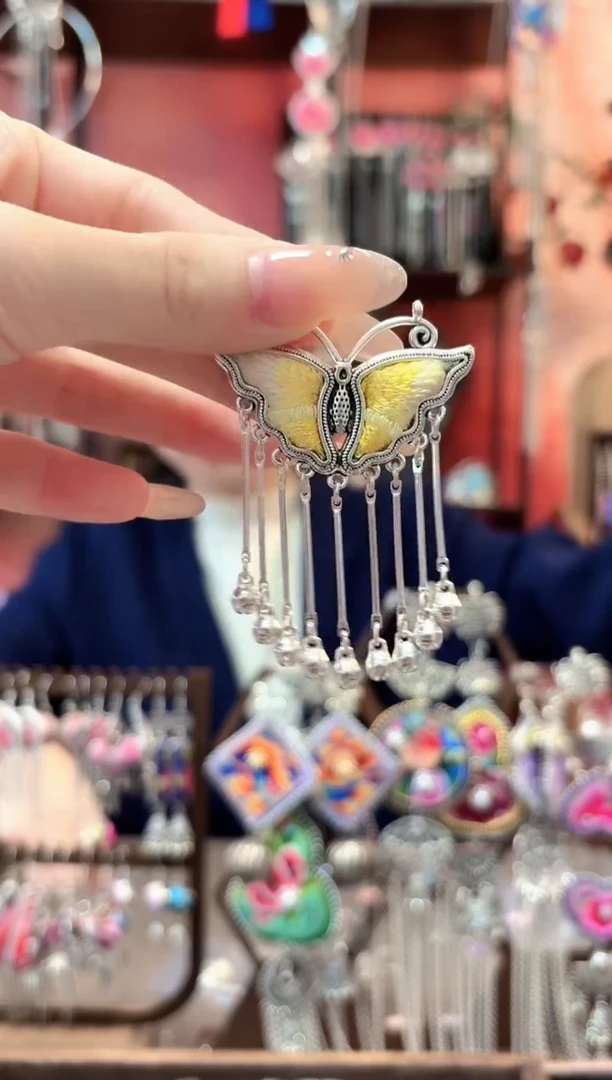 织绣云织谣民族风精美饰品34