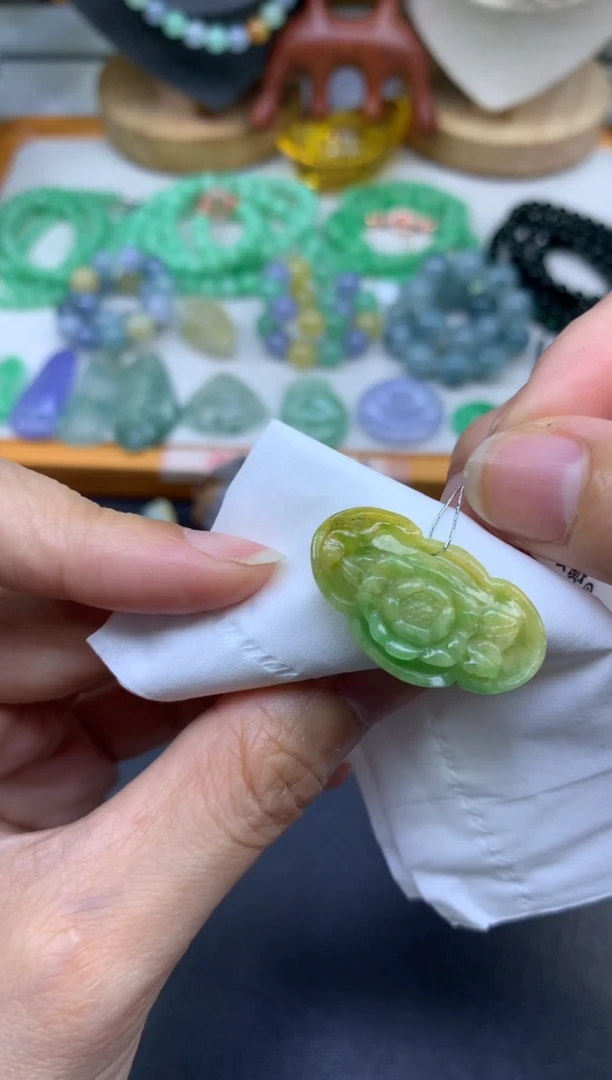 定制翡翠未镶嵌翡翠