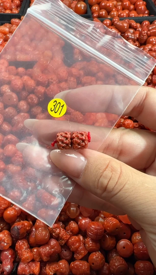 颈饰未镶嵌南红玛瑙1