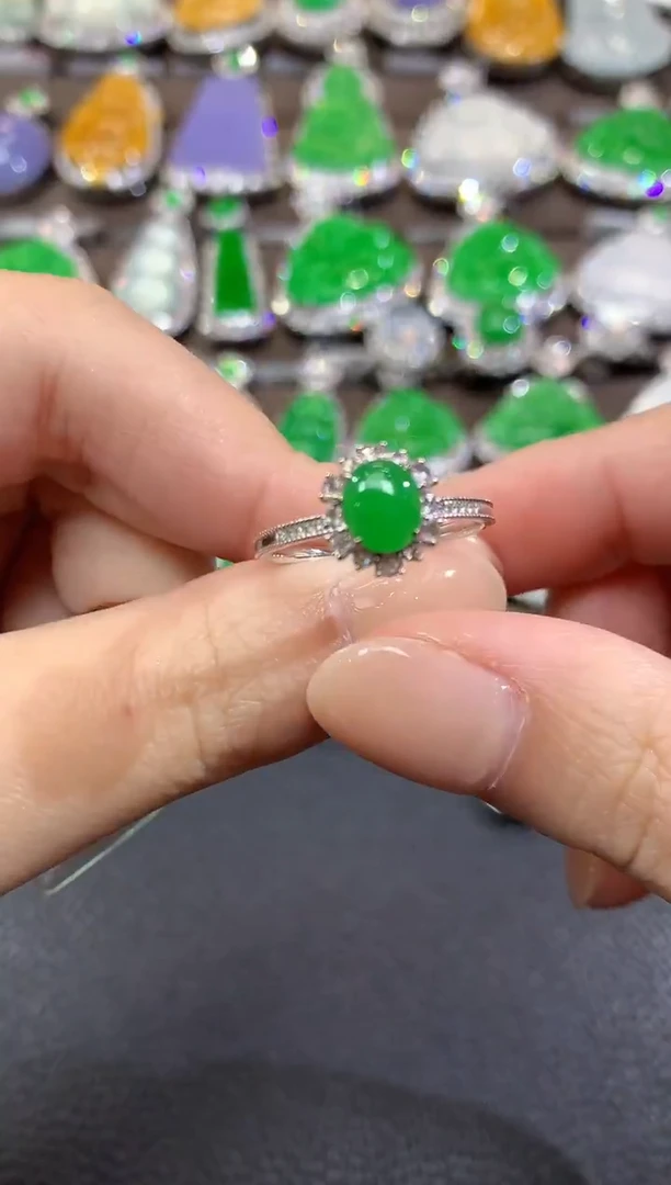 18K金镶嵌戒指翡翠C9