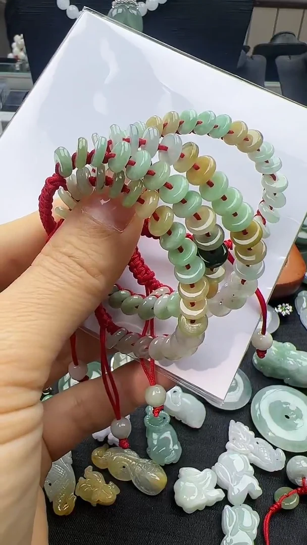 【闪购商品】翡翠手串未镶嵌小孩平安扣多样性发其一