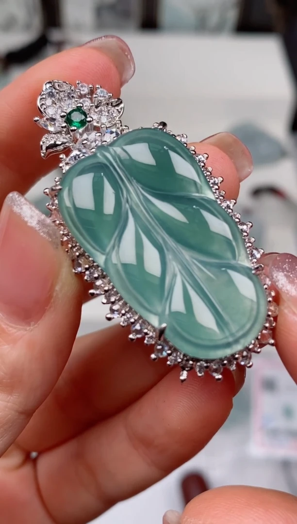 【闪购商品】翡翠颈饰合金吊坠