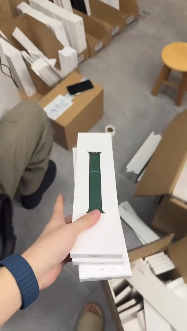 未拆封衫绿色皮革链式 sm码大表盘