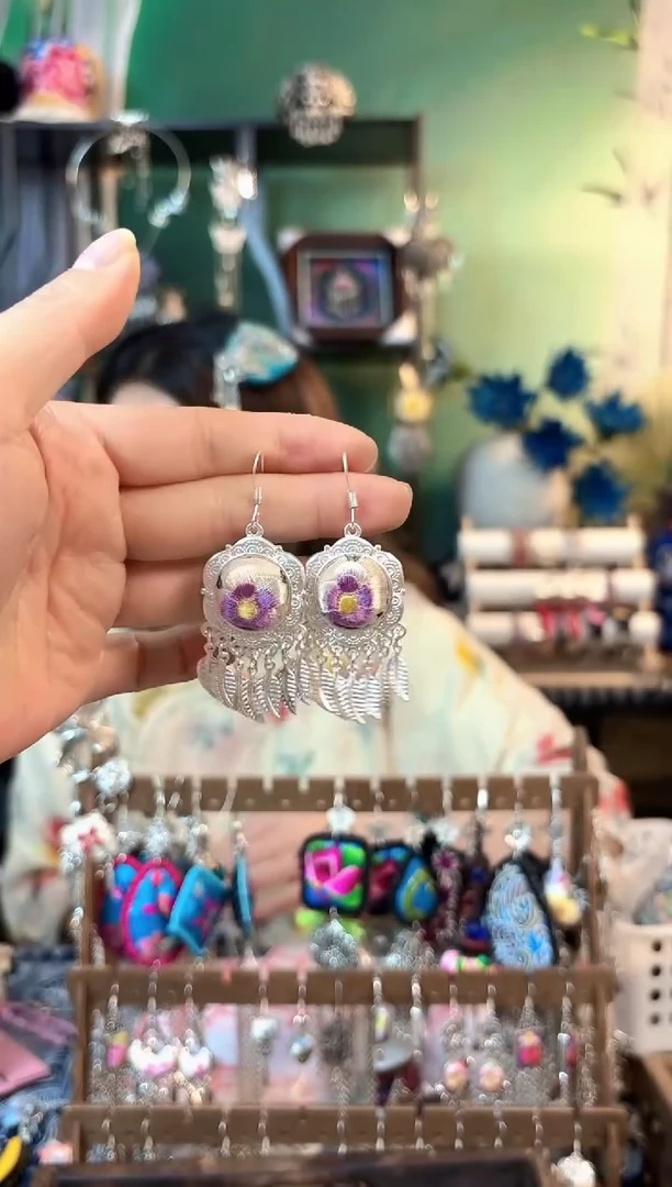 织绣彩云南阁非遗老绣饰品561