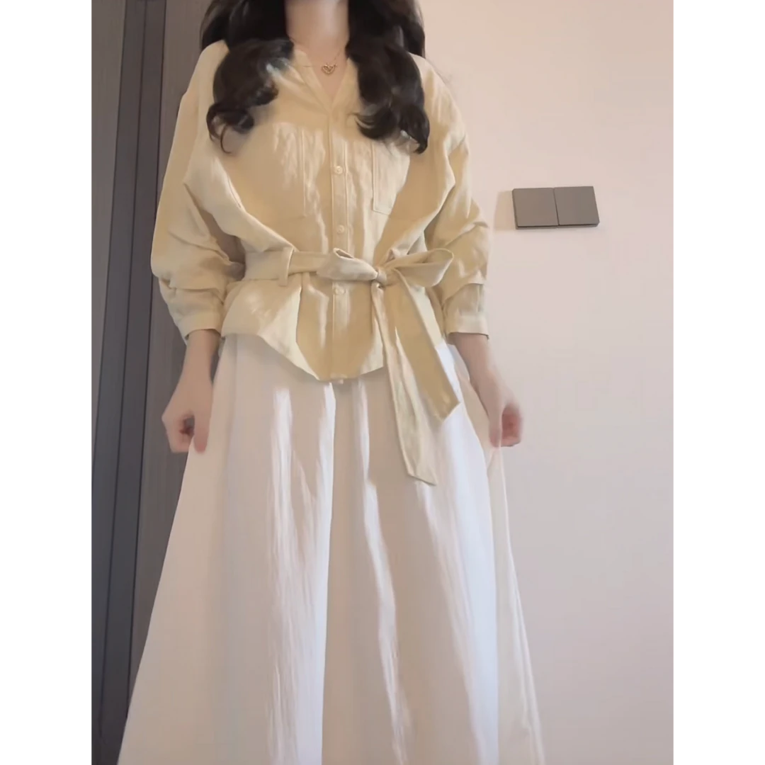 2025早秋新款法式气质V领设计感长袖衬衫上衣搭高腰显瘦半身裙女