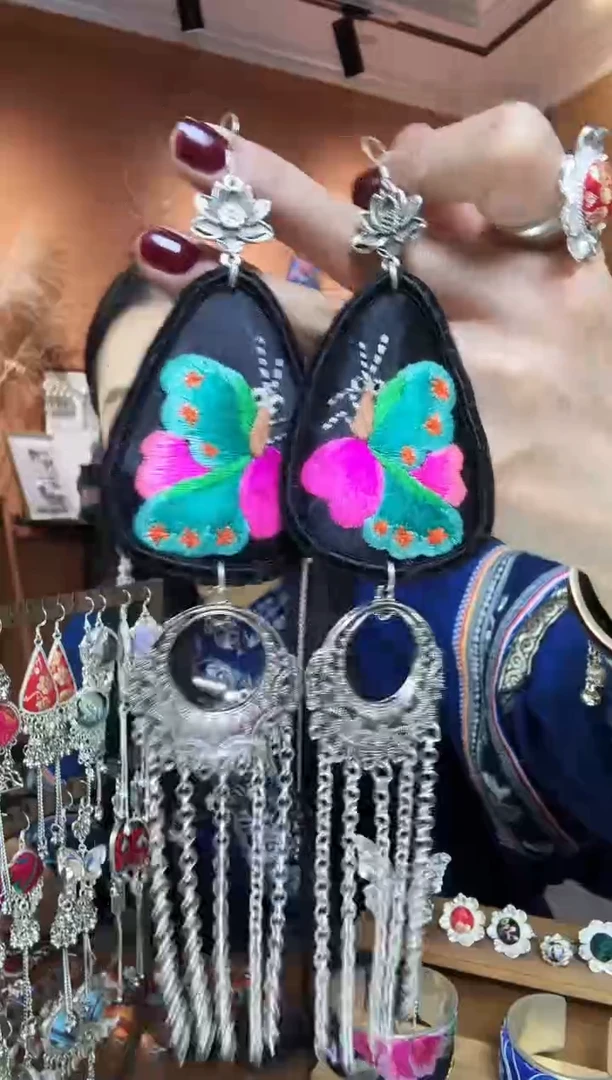 【闪购商品】刺绣纯手工民族风耳环