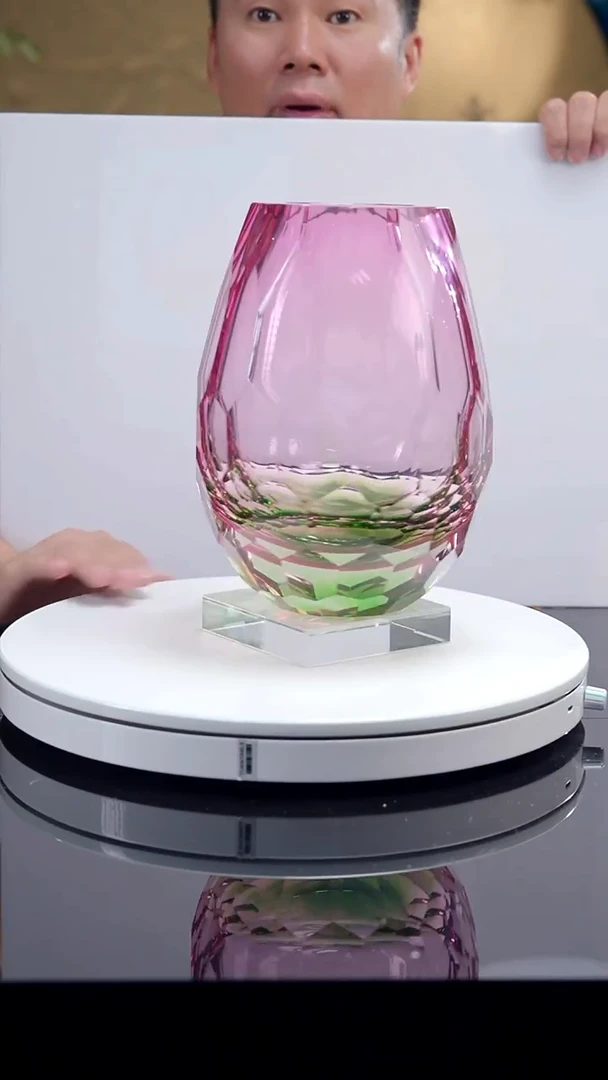 设计款金红祖母绿琉璃花器