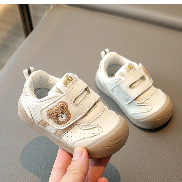 2025秋冬款学步鞋宝宝板鞋女宝休闲鞋男宝鞋子软底防滑透气防滑鞋