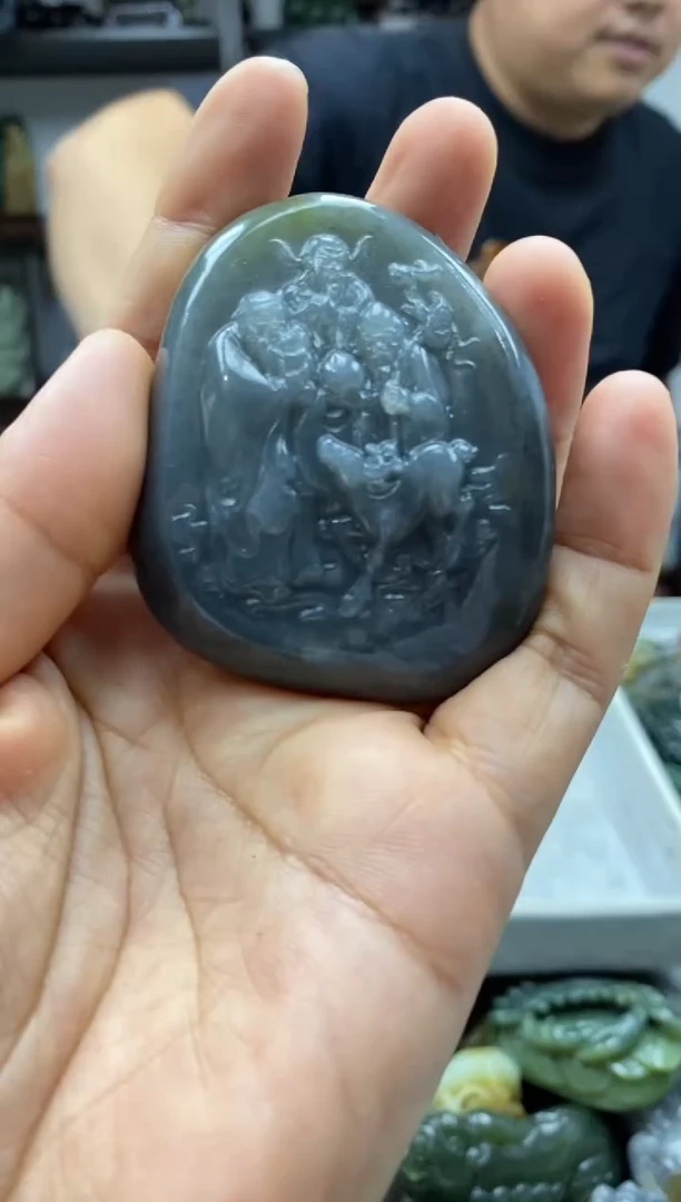 和田玉未镶嵌把件新疆