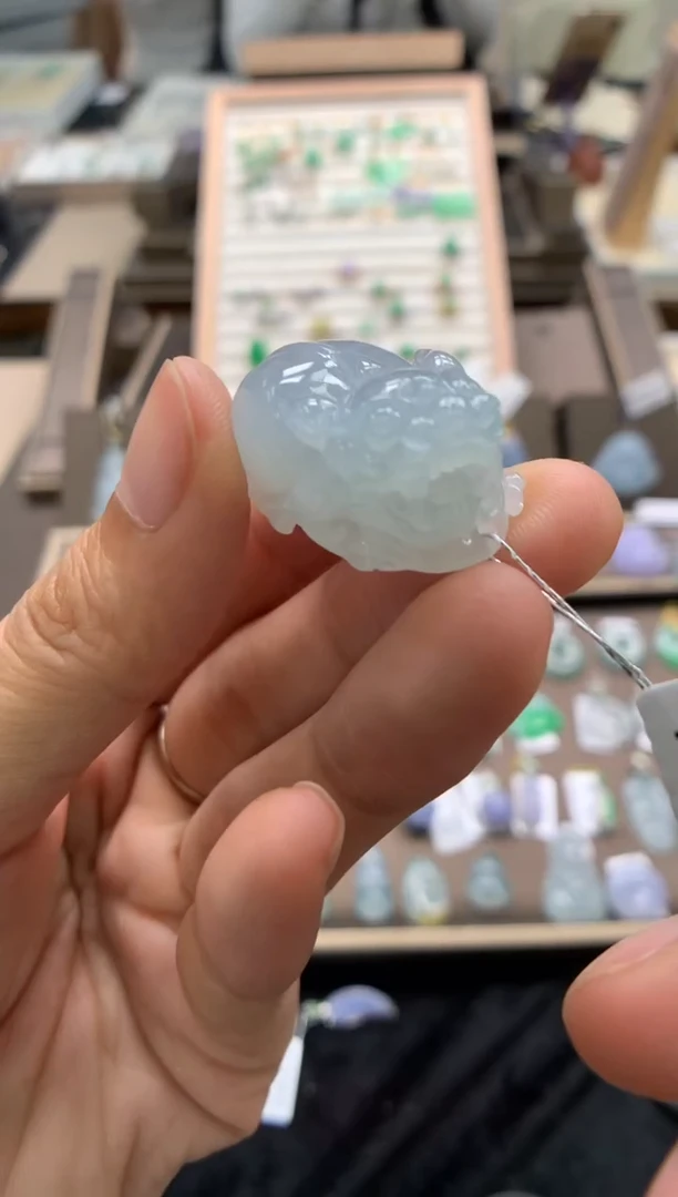 颈饰未镶嵌翡翠貔貅