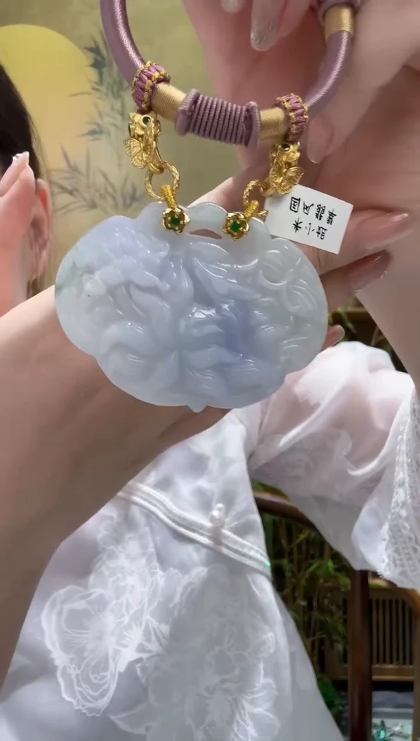 翡翠未镶嵌颈饰吊坠