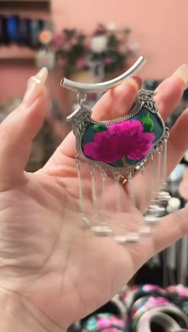 织绣艺枝独绣手工饰品  118