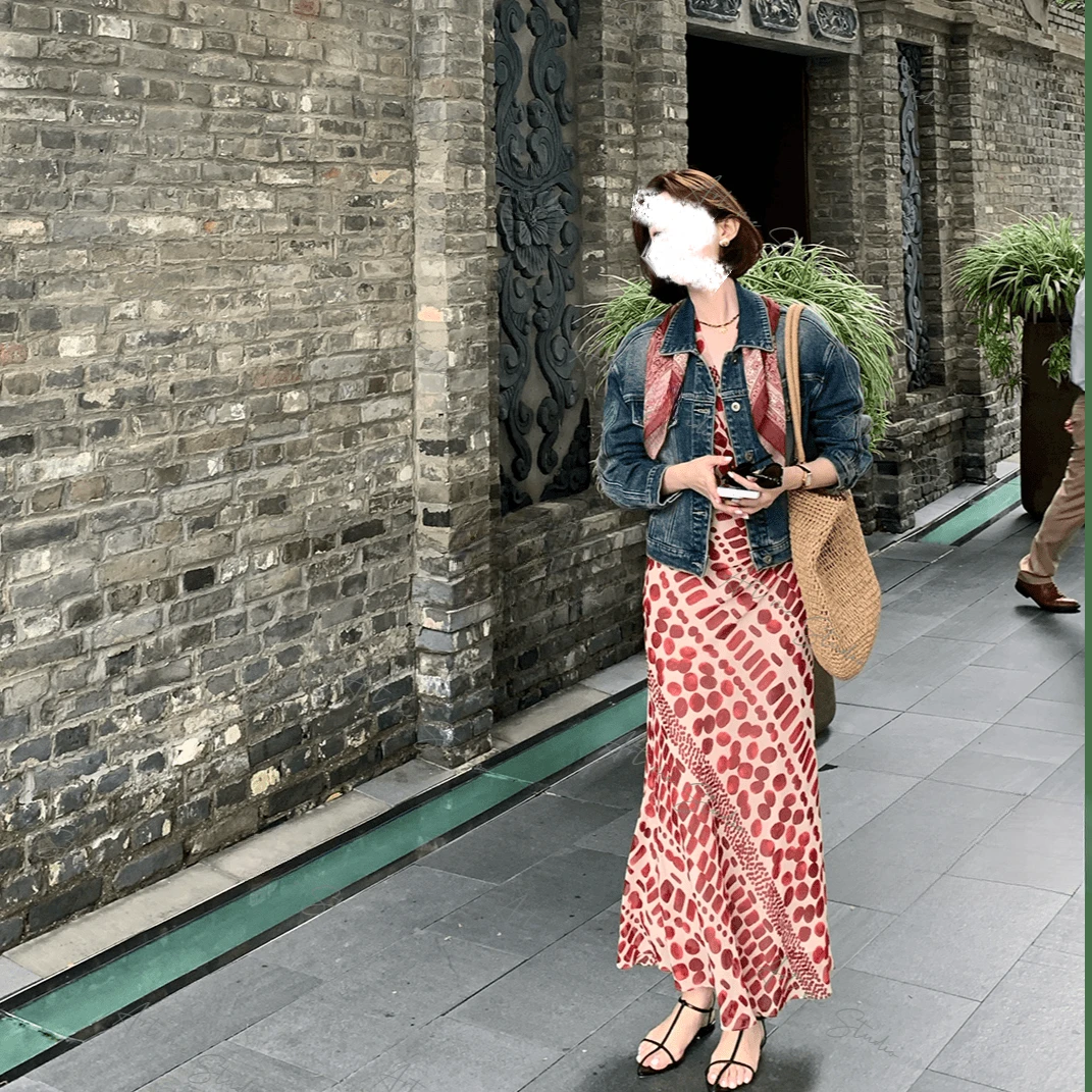 一眼明艳超显白女神感港风美人斜裁完美身材飘飘连衣裙气质显瘦裙