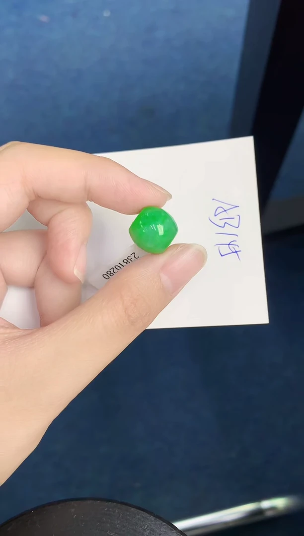 翡翠未镶嵌颈饰天然翡翠緬甸A貨