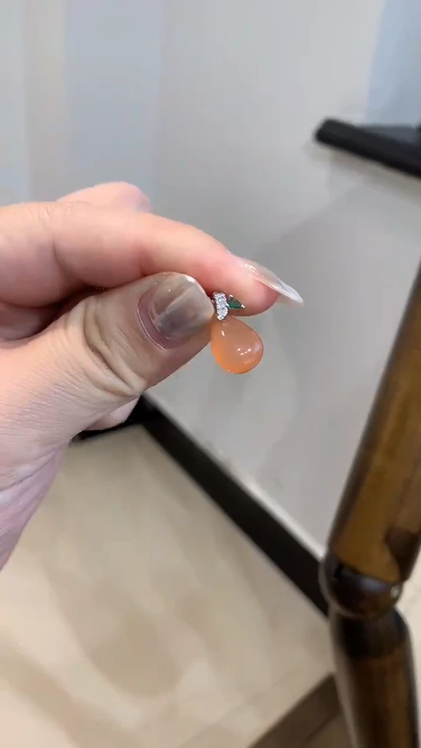 未镶嵌蛇纹石玉吊坠(不含链)水滴