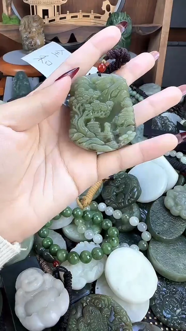 颈饰未镶嵌和田玉1