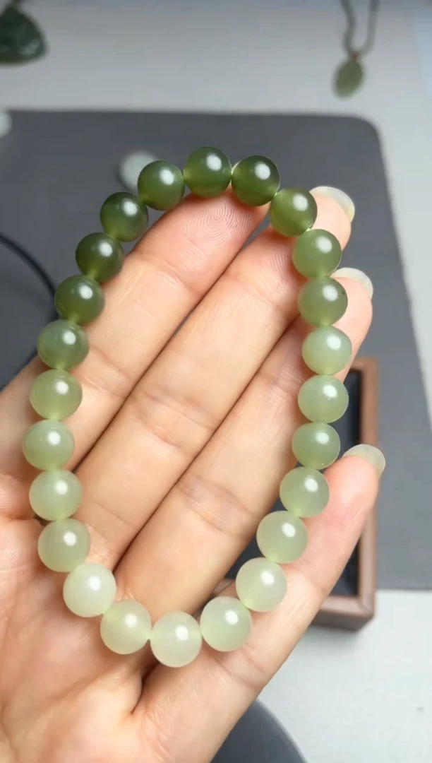 和田玉未镶嵌颈饰1