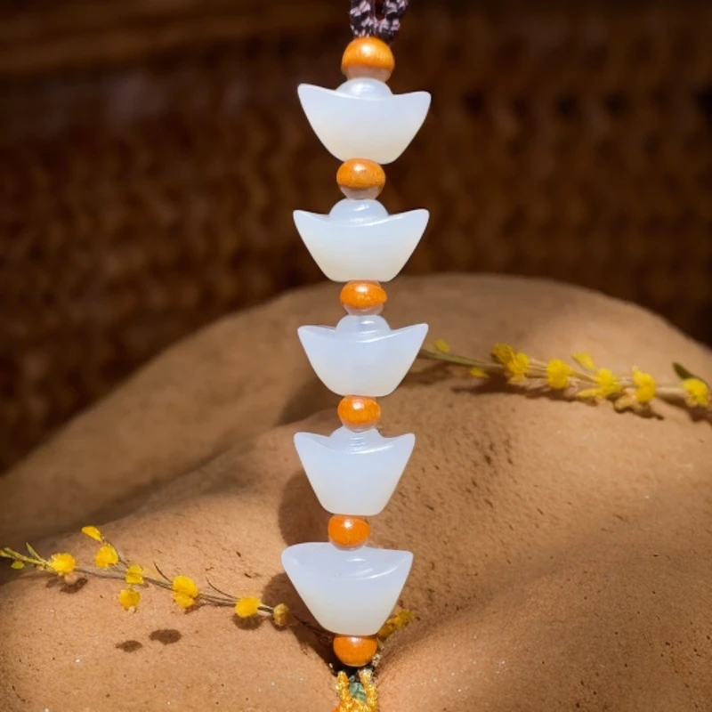 和田玉未镶嵌车挂