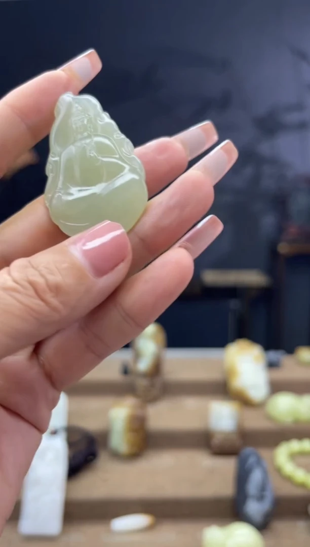 颈饰未镶嵌和田玉1