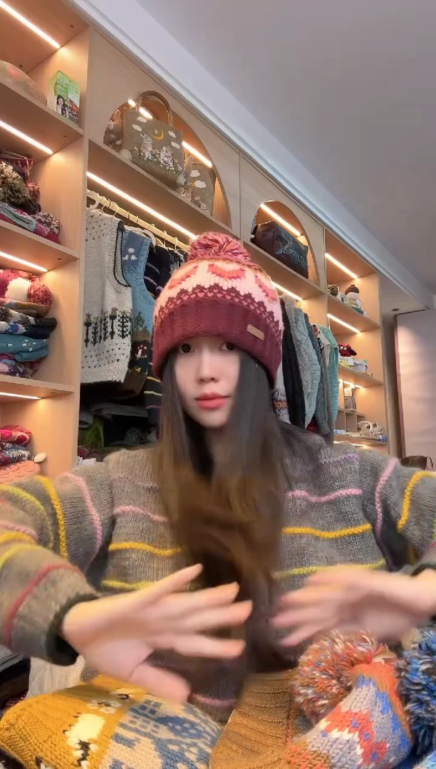 羊毛美利奴粉紫狐狸帽