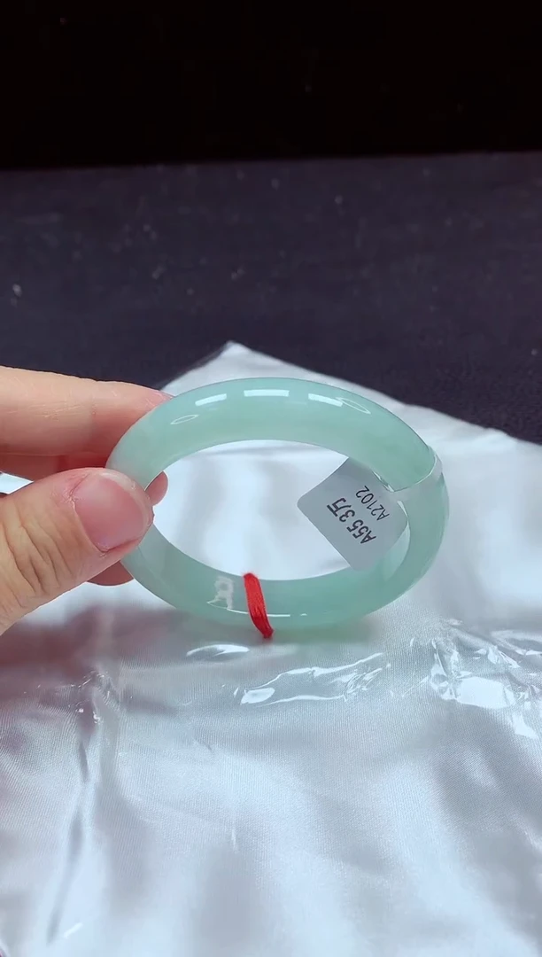 【闪购商品】翡翠手镯未镶嵌镯子55+