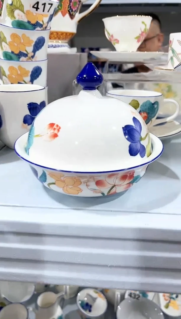其他陶瓷（简装）荷花陶瓷盅一个