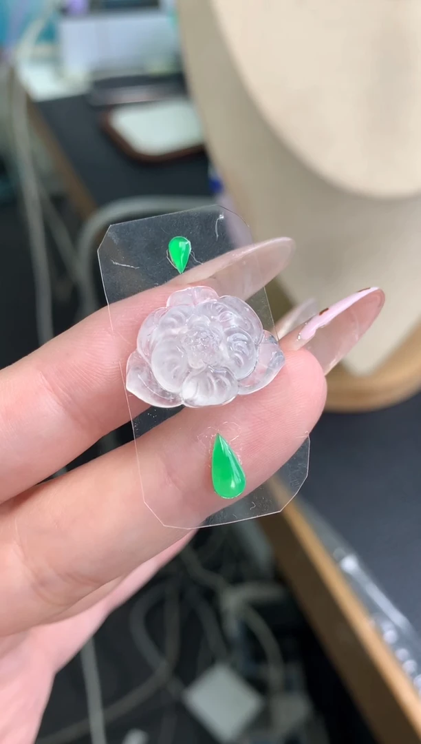 未镶嵌定制翡翠莲花