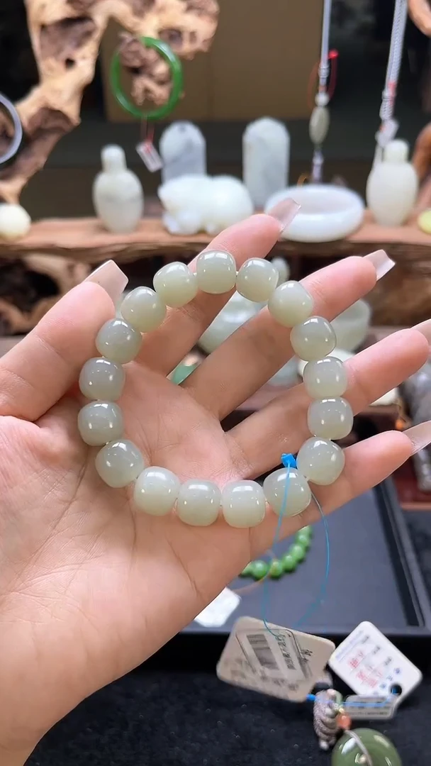 【闪购商品】和田玉手串未镶嵌且末青白卡12老型 9007595