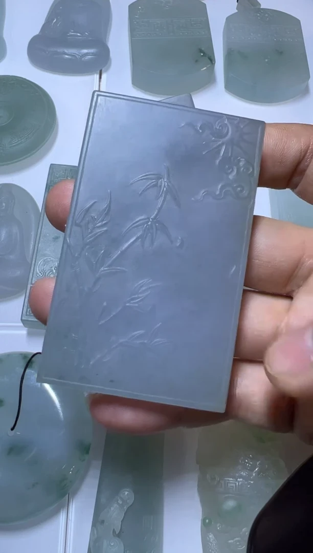 未镶嵌定制翡翠牌子