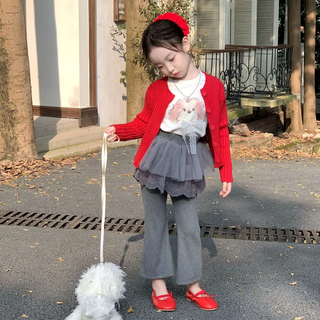 小言-2025秋季新款女童蕾丝小狗打底衫花边喇叭裤红色开衫套装