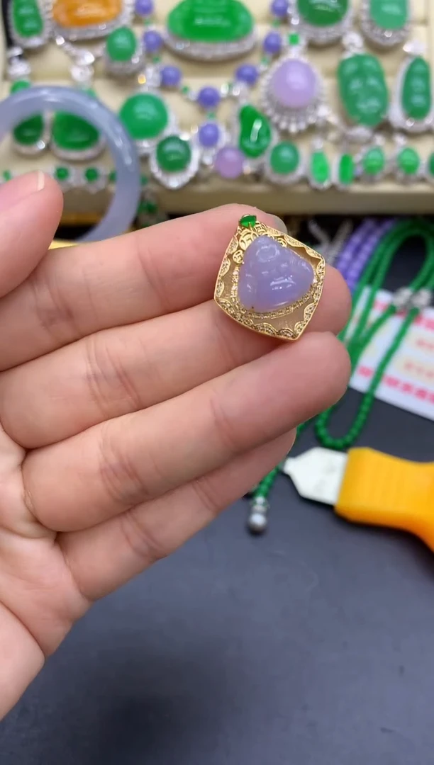 颈饰18K金镶嵌翡翠430-中国好珍宝