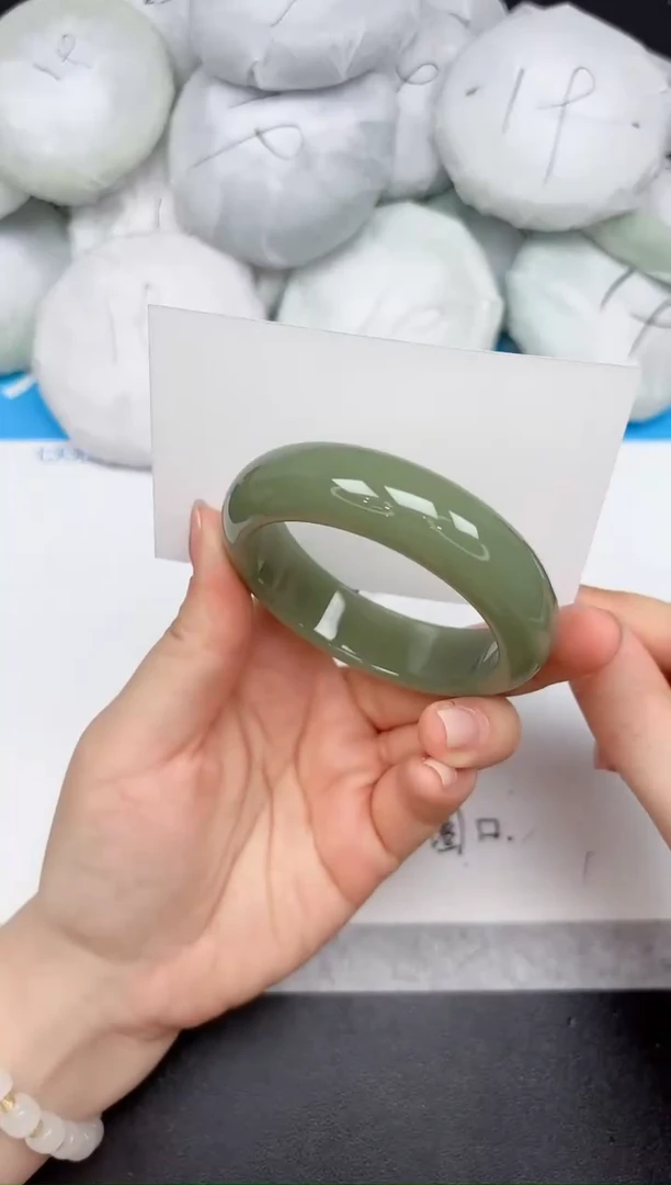 未镶嵌手镯石英质玉146/5152