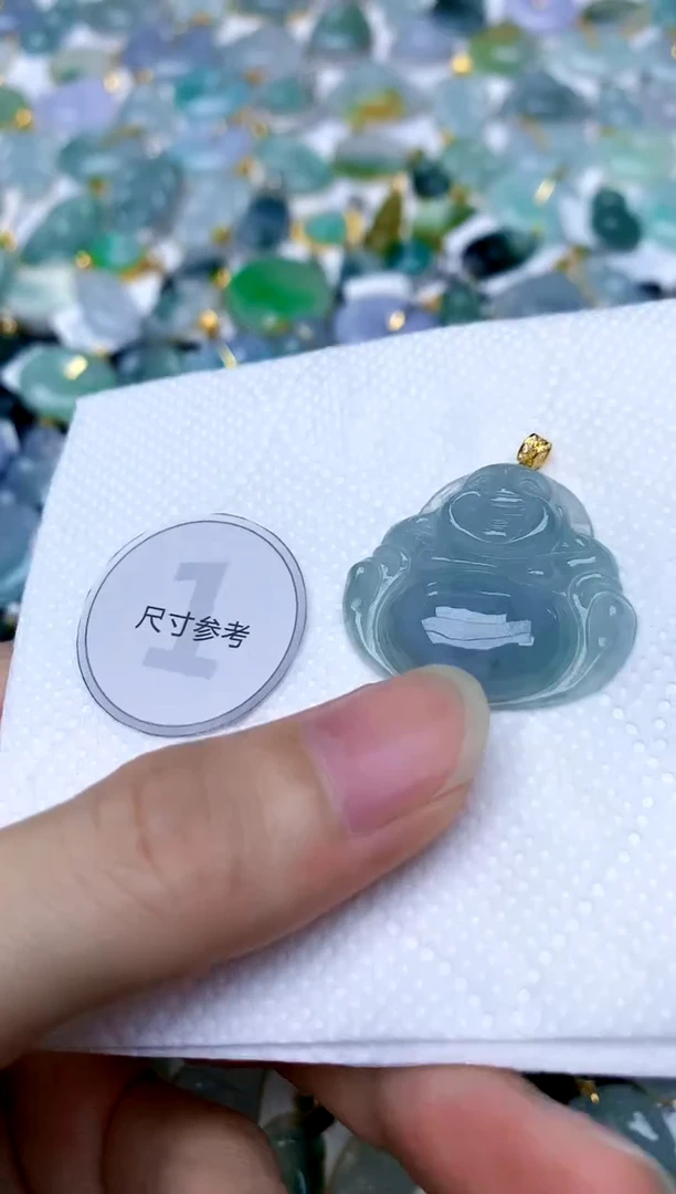 颈饰18K金镶嵌翡翠天然A货翡翠