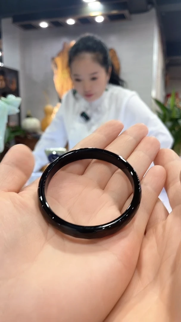 手镯玛瑙/玉髓未镶嵌54