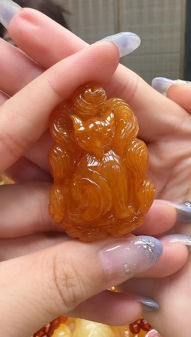 裸石琥珀未镶嵌如图