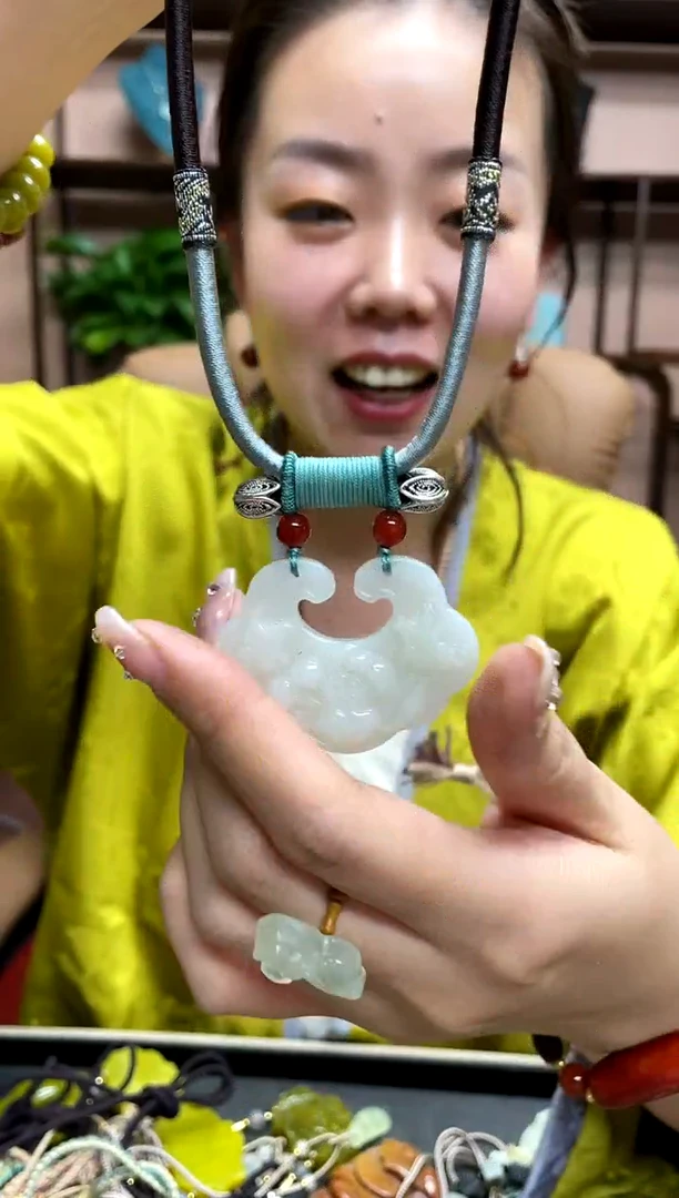 【闪购商品】岫玉吊坠未镶嵌·