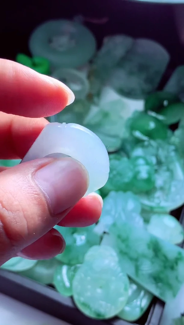 未镶嵌定制翡翠小*?F