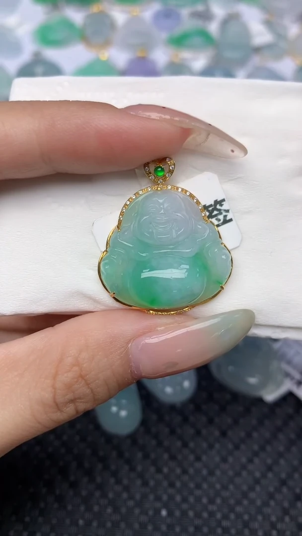翡翠18K金镶嵌颈饰天然翡翠a货