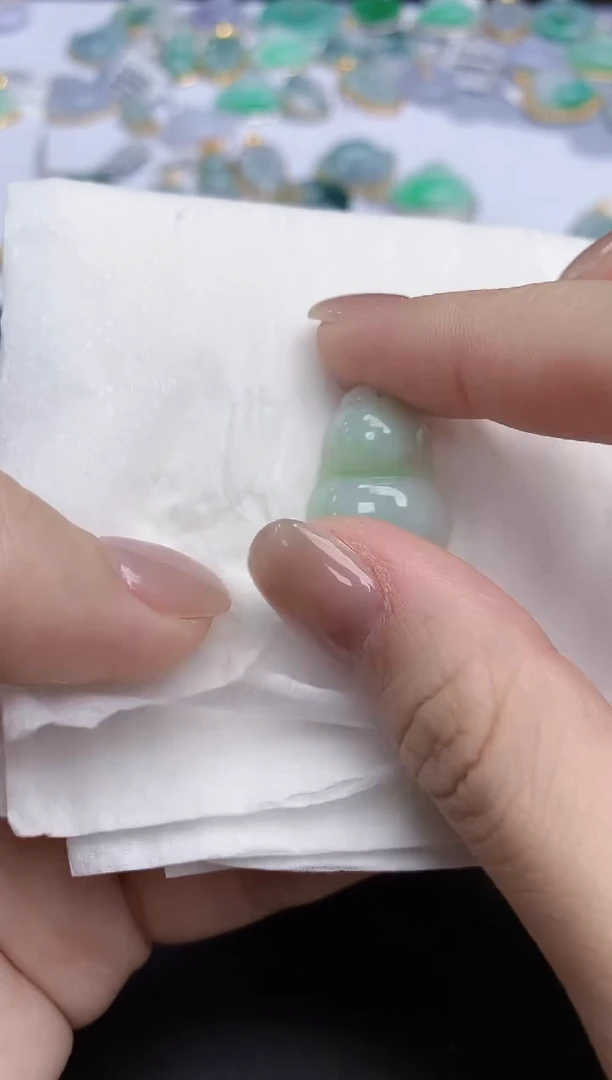 【闪购商品】翡翠颈饰未镶嵌天然缅甸翡翠A货