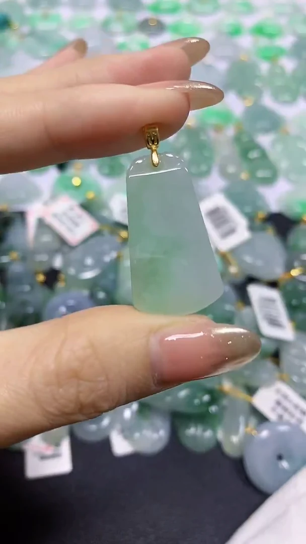 颈饰未镶嵌翡翠A货