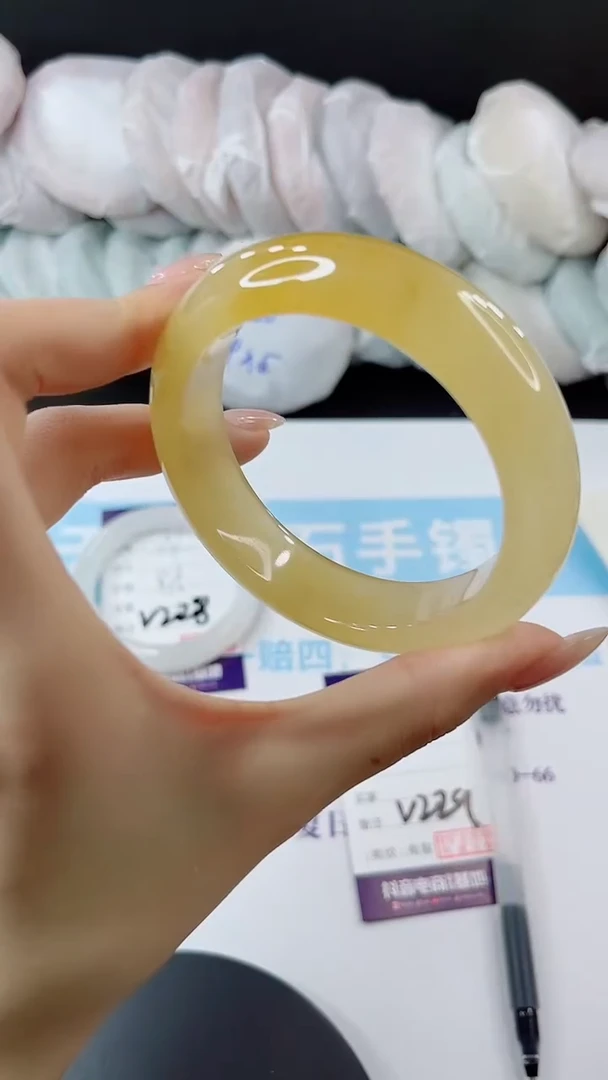 未镶嵌手镯石英质玉多样性发货V229