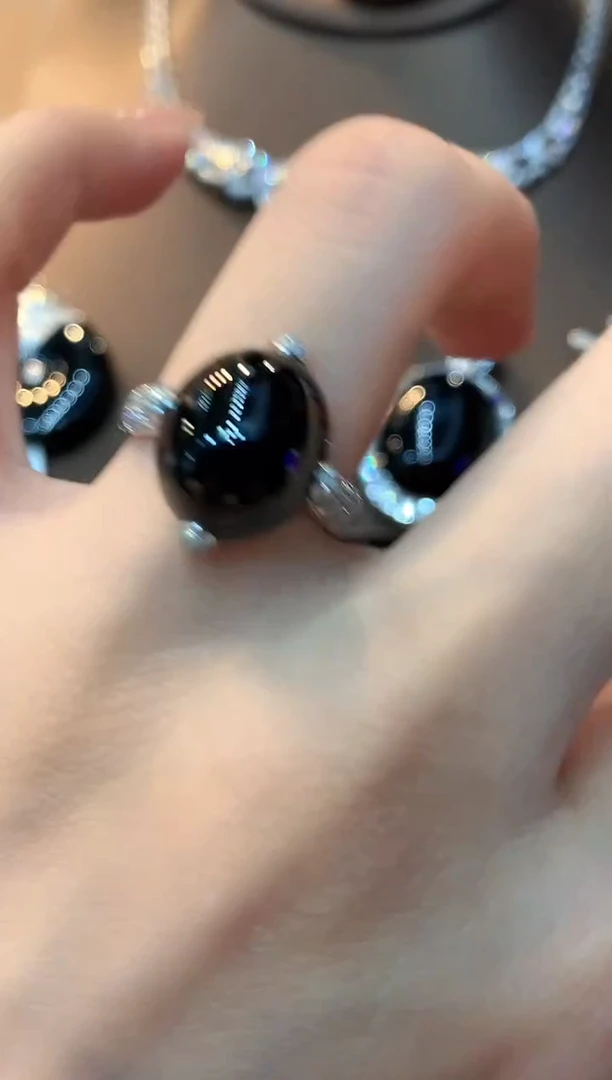 18K金镶嵌戒指翡翠a108