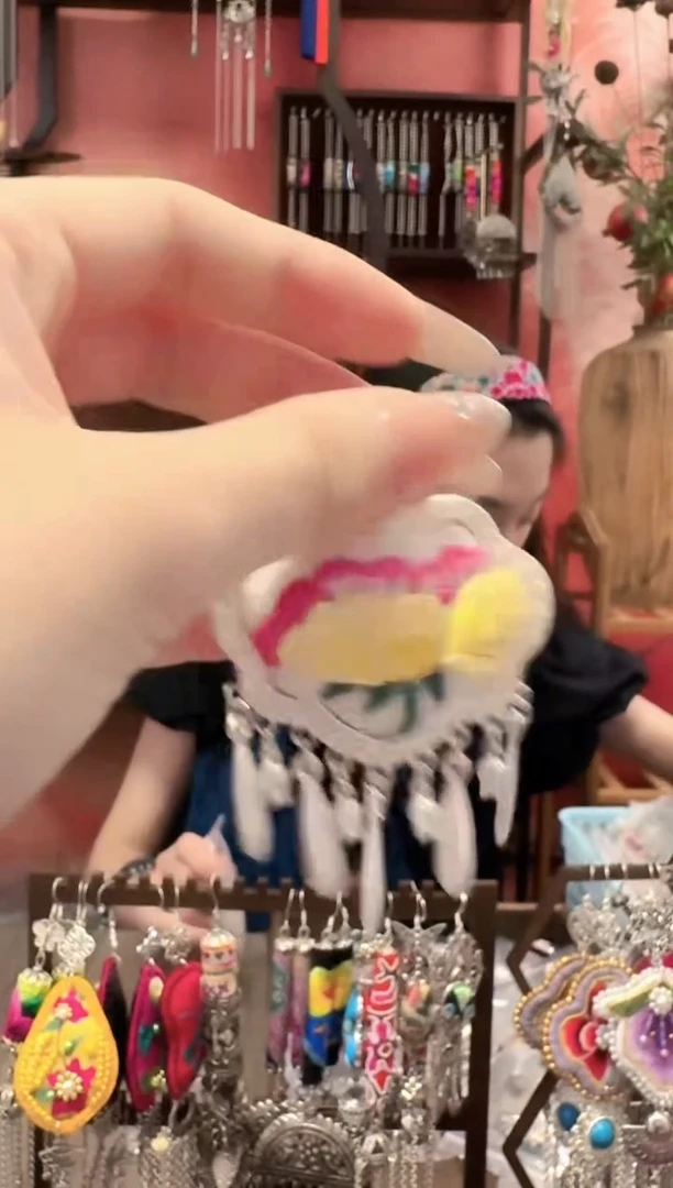 织绣云织谣民族风精美饰品 204