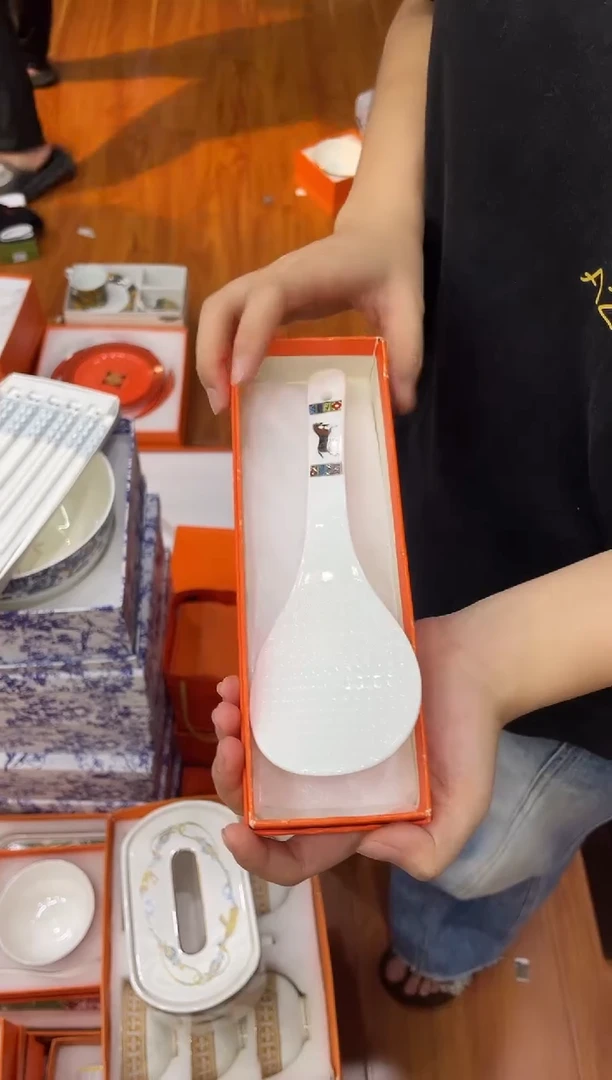 杯鸿辉家品牌瓷器，京东包邮！