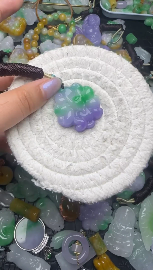 颈饰未镶嵌翡翠缅甸翡翠吊坠