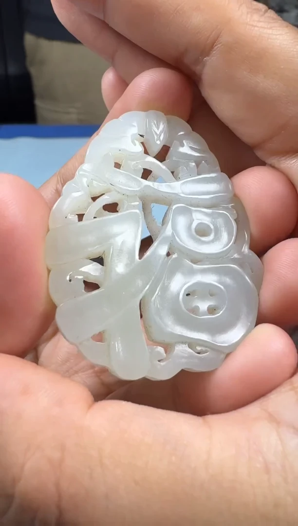 和田玉未镶嵌颈饰1