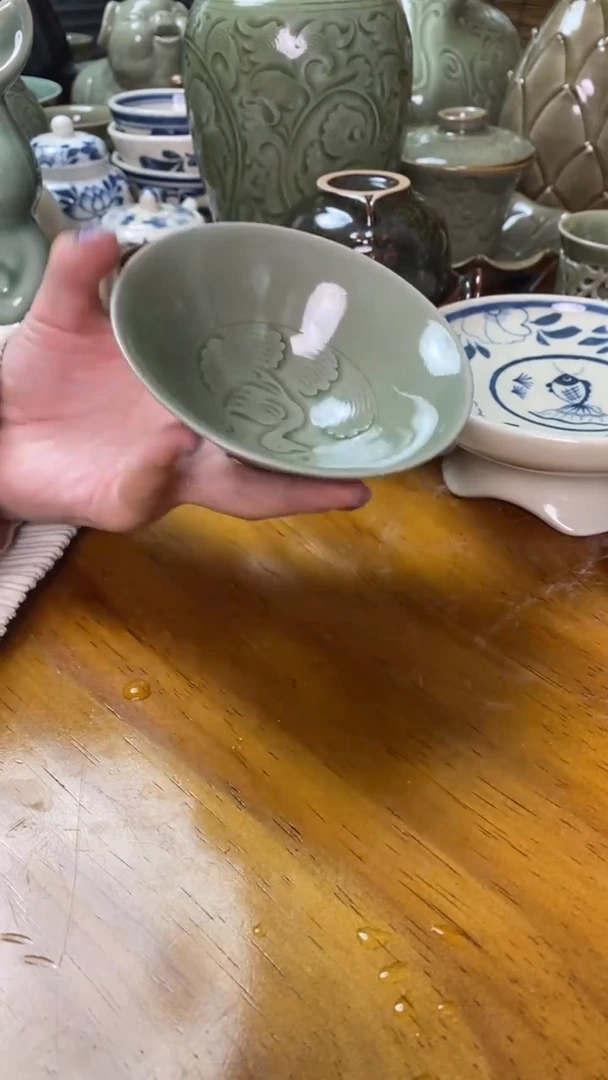 杯青瓷游水鸭纹斗笠盏微瑕开片