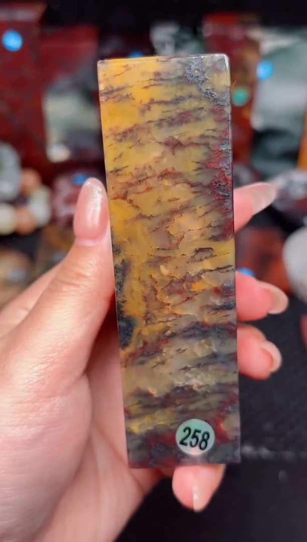 玉桂林鸡血创意摆件装饰 编号：258