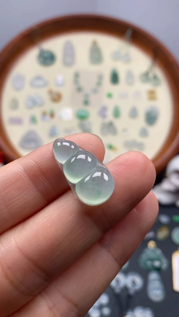 颈饰未镶嵌翡翠飘緑花豆子/芬