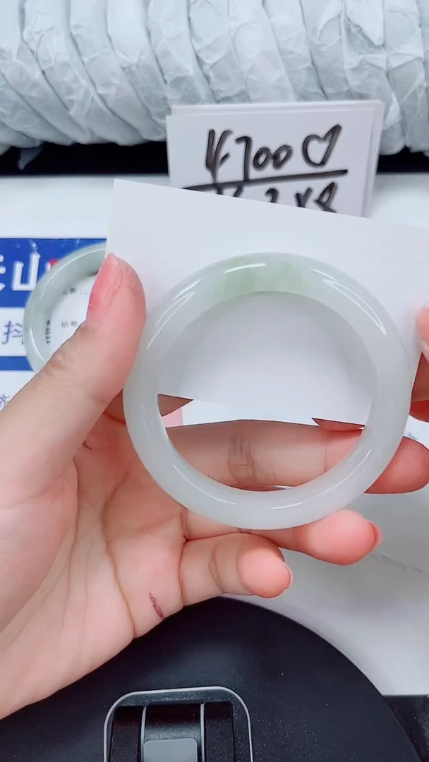 未镶嵌手镯石英质玉81-51/52